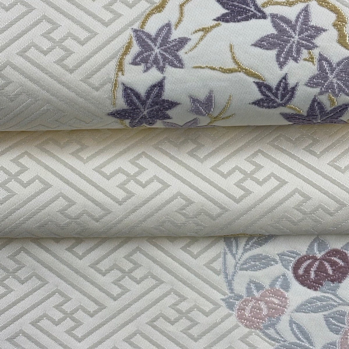 袋帯 逸品 花丸文 紗綾形 唐織 クリーム 六通 正絹｜中古・古着