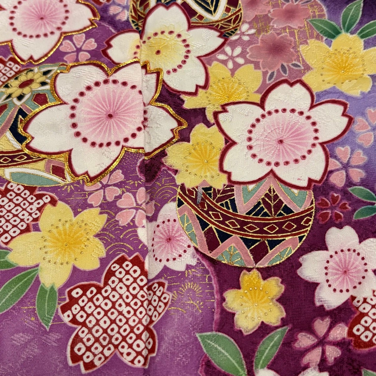 振袖 身丈154cm 裄丈65cm M 袷 鞠 桜 金糸 金彩 濃紫 正絹 名品｜中古