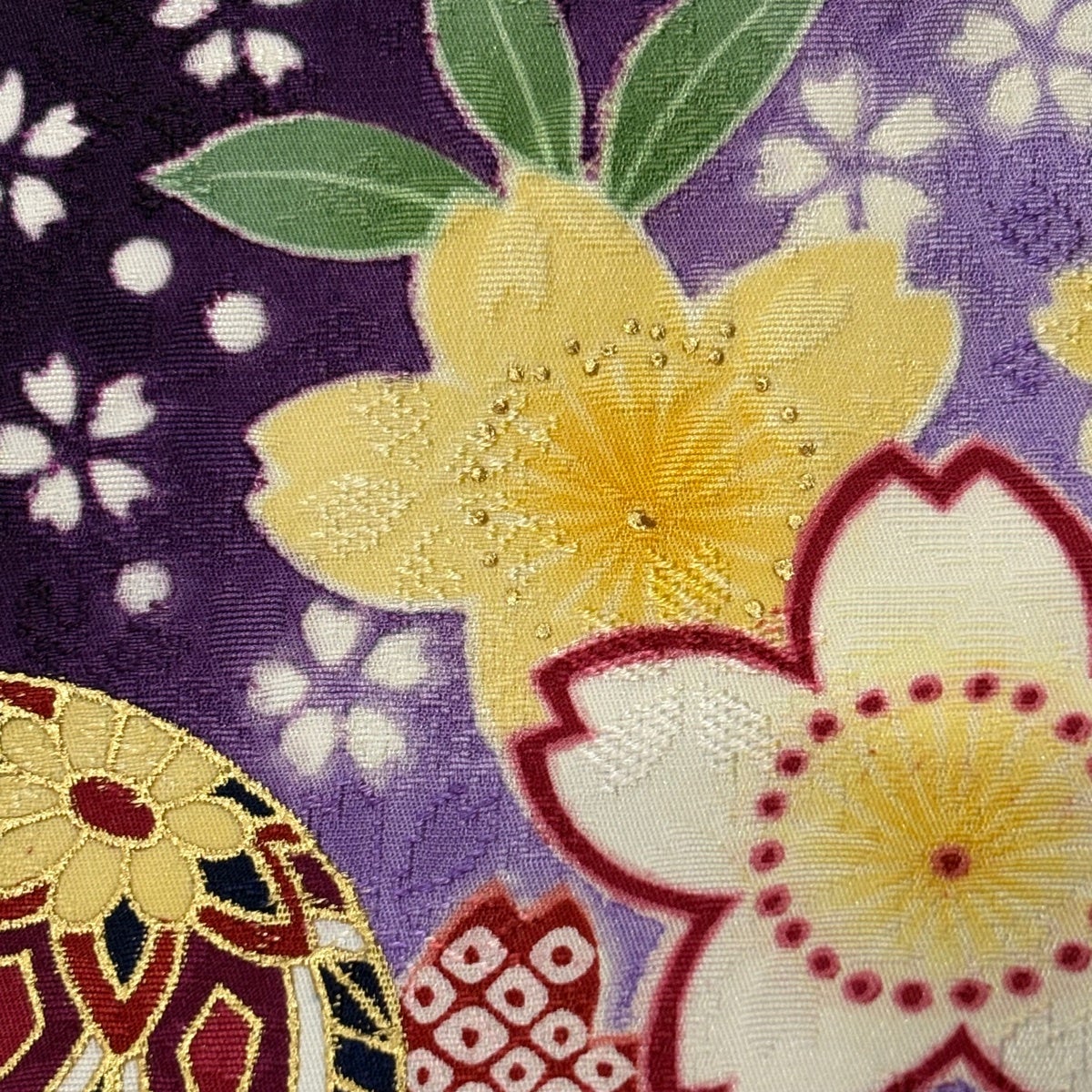 振袖 身丈154cm 裄丈65cm M 袷 鞠 桜 金糸 金彩 濃紫 正絹 名品｜中古