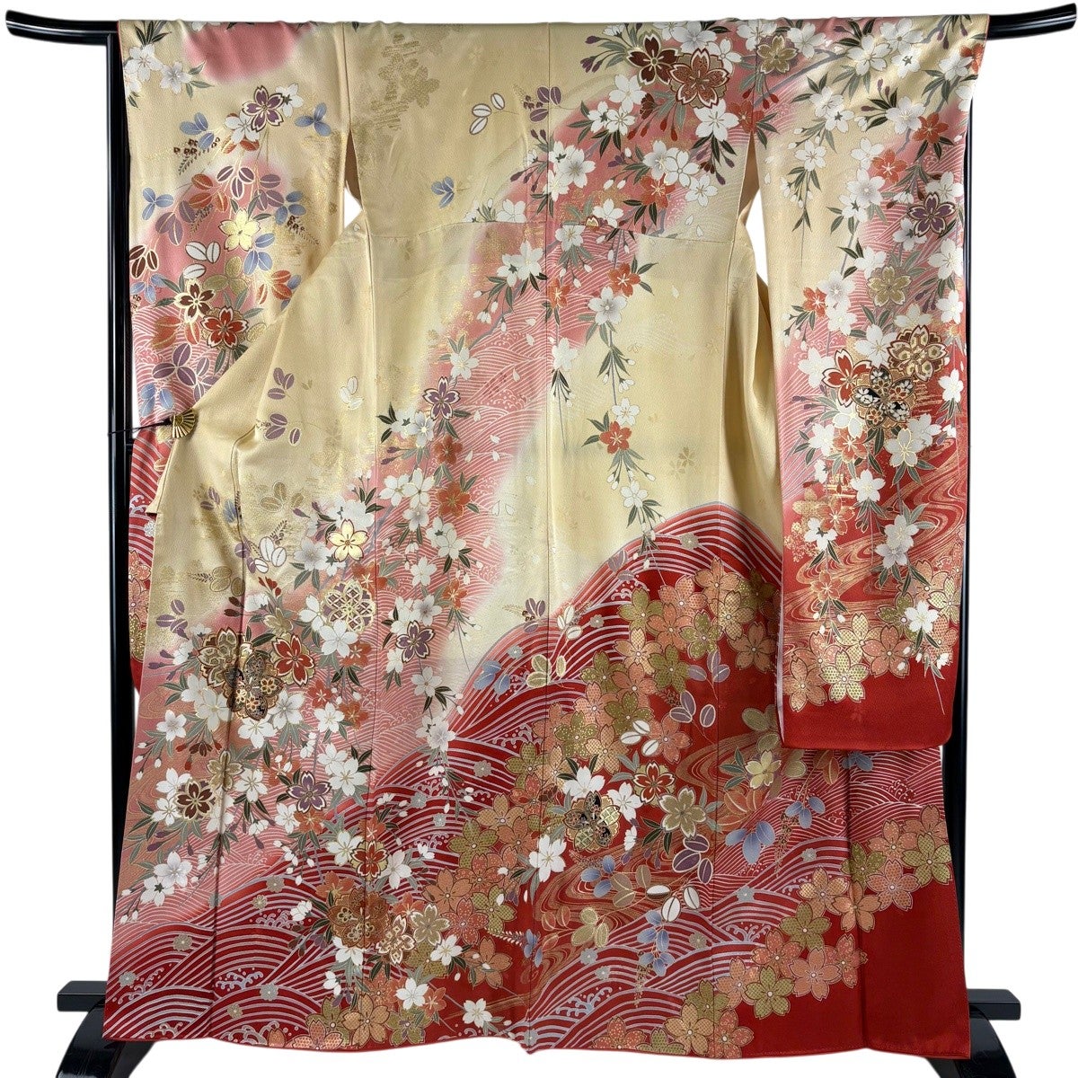 振袖 逸品 身丈163cm 裄丈67cm 正絹 【中古】 振袖 身丈163cm 裄丈67cm M 袷 桜 波 金糸 金彩 ベージュ 正絹 秀品