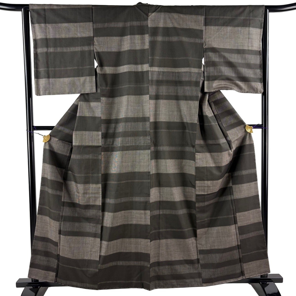 大島紬 秀品 159cm 63cm 正絹 【中古】 美品】 紬 身丈159cm 裄丈63cm 正絹 秀品 【中古】の通販 by バイセル