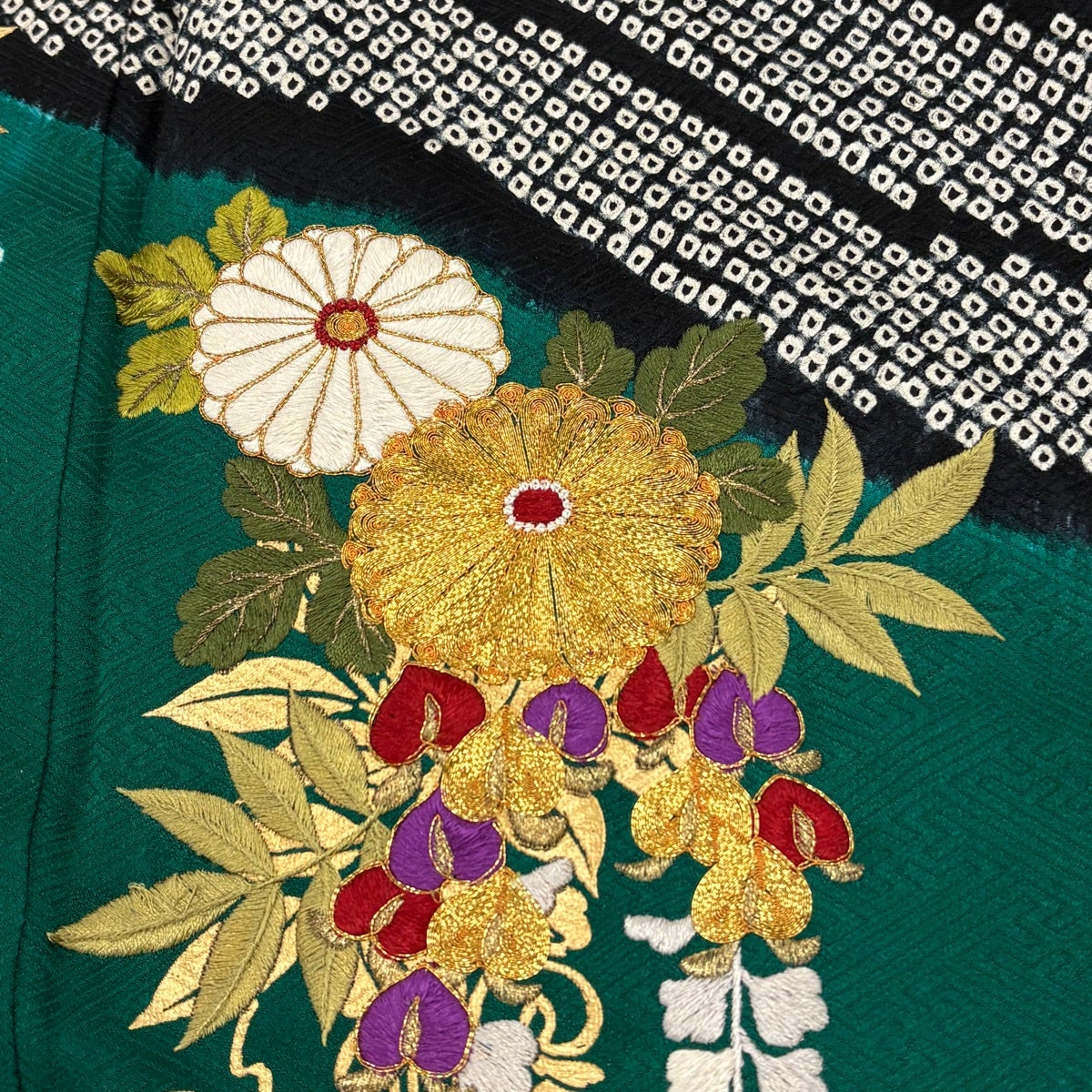 振袖 身丈162.5cm 裄丈64cm M 袷 藤 菊 金糸 絞り 緑 正絹 秀品｜中古