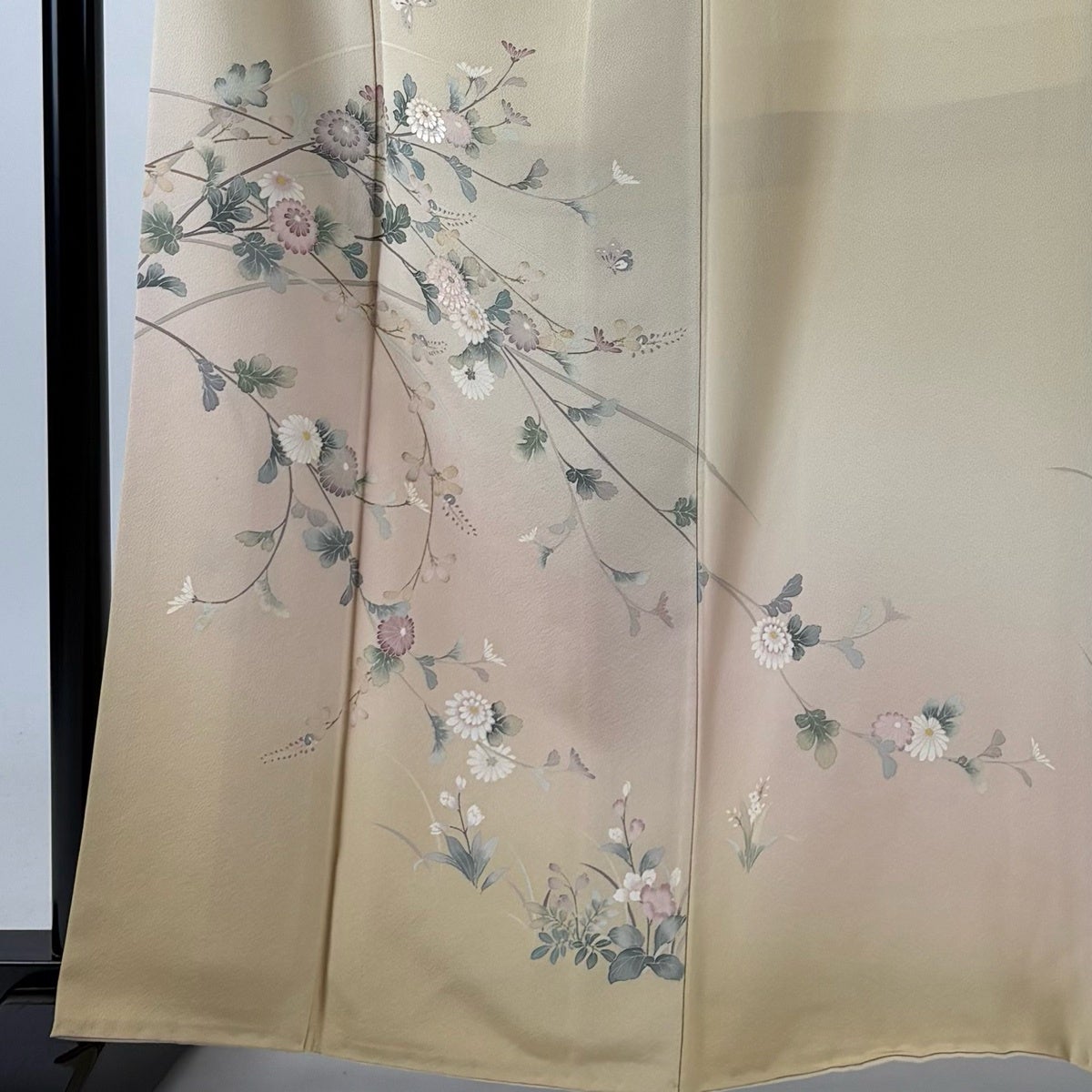 訪問着 身丈163cm 裄丈63cm S 袷 落款あり 菊 蝶 金糸 ぼかし ベージュ