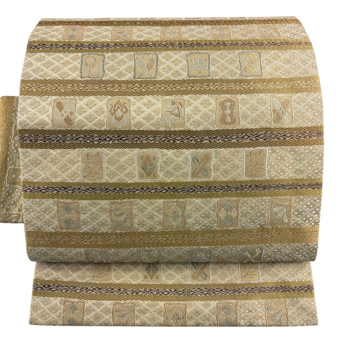 美品】 名古屋帯 名品 段縞模様 宝尽くし 金糸 箔 ベージュ 正絹｜中古