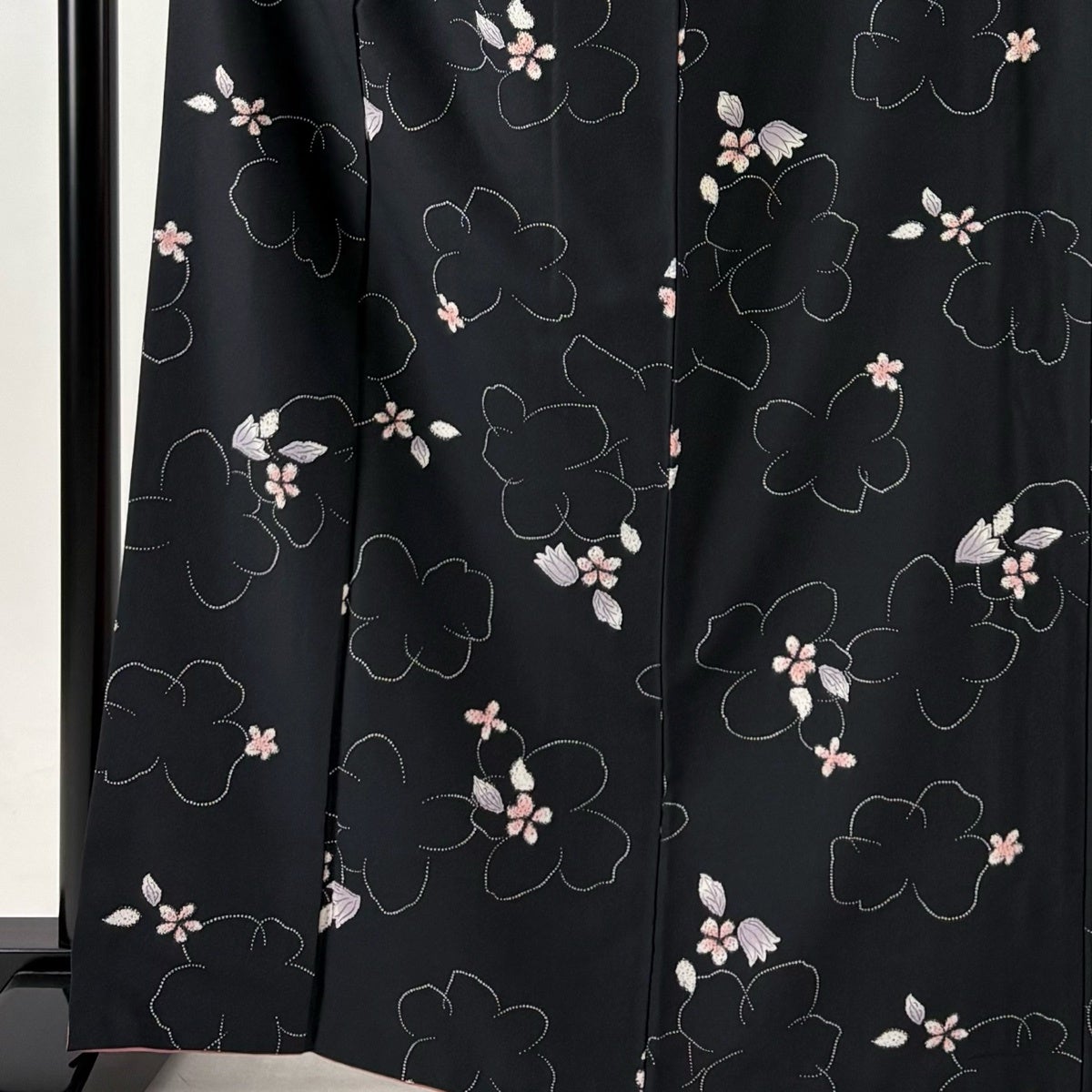 小紋 身丈165.5cm 裄丈67cm M 袷 草花 ぼかし 墨色 正絹 秀品｜中古