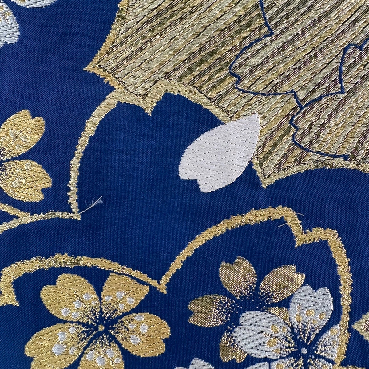 ハロウィンクーポン対象】 袋帯 秀品 桜 斜縞 唐織 金銀糸 紺色 六通
