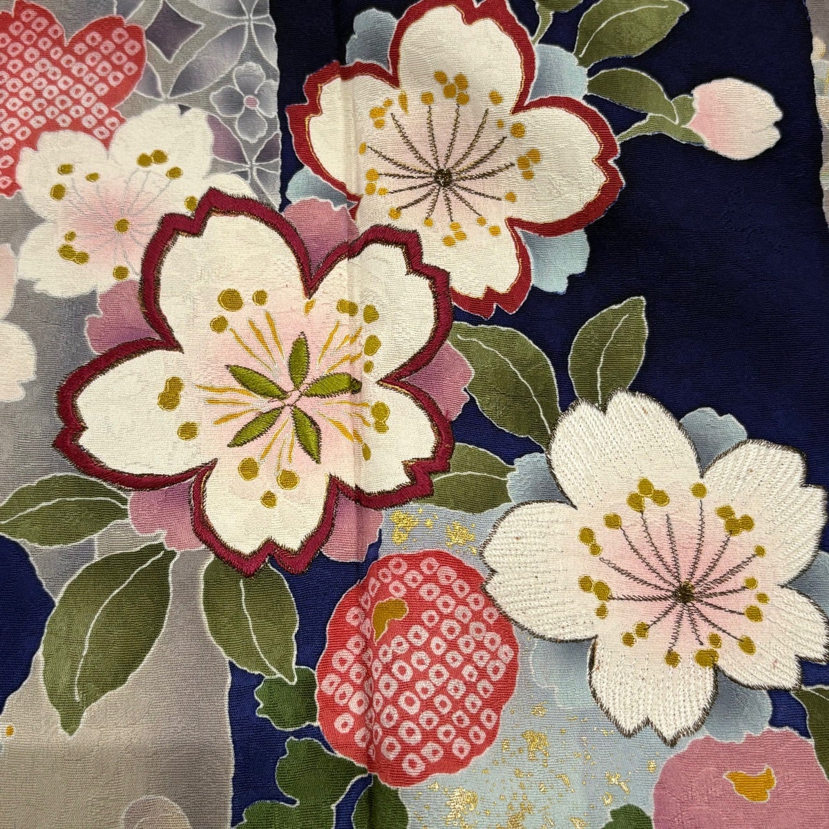 振袖 身丈171cm 裄丈68cm L 袷 山本寛斎 落款あり 桜 矢羽根 刺繍 金糸