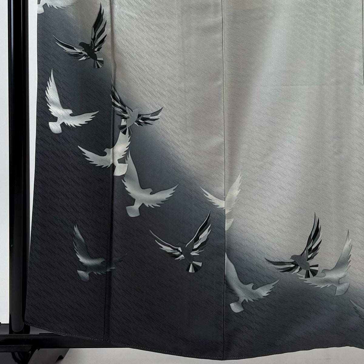 美品】 付下げ 身丈159.5cm 裄丈66cm M 袷 斉藤三才 落款あり 鳥 地紋