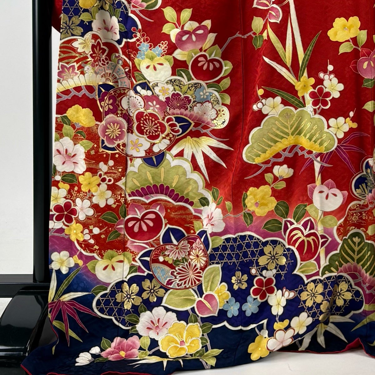 振袖 身丈177cm 裄丈70cm 正絹 名品 【中古】 中古 振袖 綸子 正絹 古典柄 金駒刺繍 袷仕立て 身丈167cm 裄丈70cm