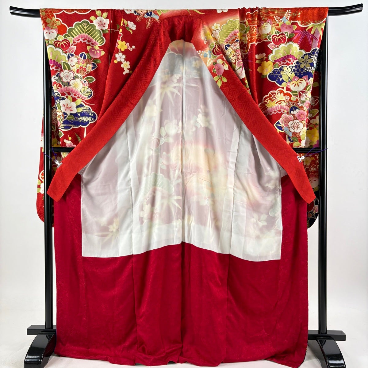 振袖 身丈177cm 裄丈74cm 正絹 名品 【中古】 振袖 身丈158cm 裄丈65cm M 袷 椿 疋田 金糸 金彩 クリーム 正絹 美品
