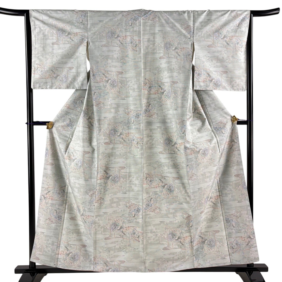 【美品】 紬 身丈152cm 裄丈64.5cm 正絹 逸品 【中古】 美品】 紬 身丈152.5cm 裄丈66cm M 袷 菊 楓 薄茶色 正絹 秀品｜中古