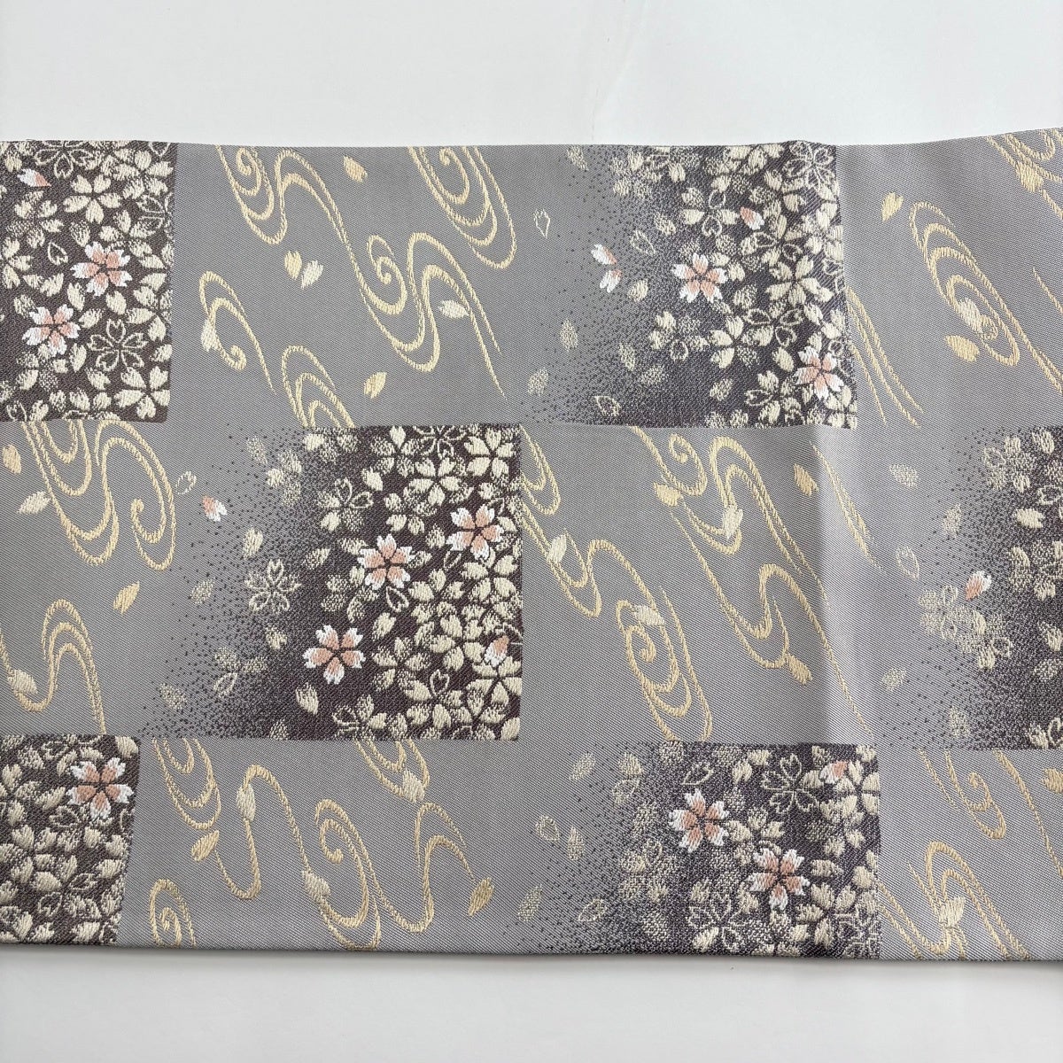 美品】 袋帯 名品 坂東三津五郎 落款あり やまと 桜 流水 金糸 灰色 六