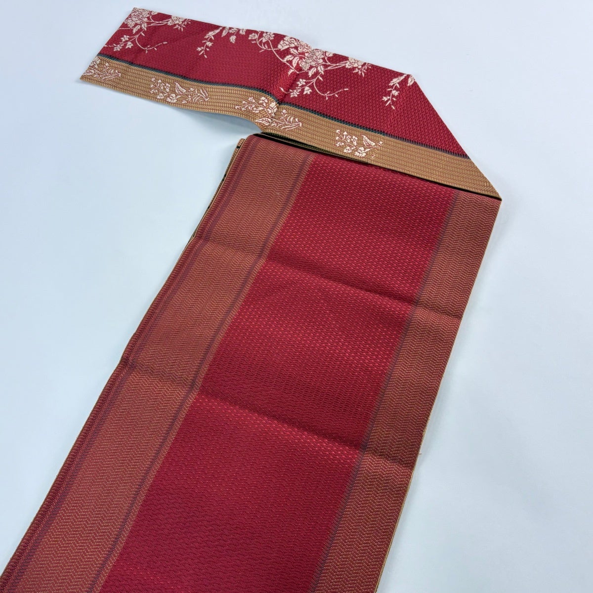 美品】 名古屋帯 秀品 八寸名古屋帯 松葉仕立て 草花 茜色 正絹｜中古