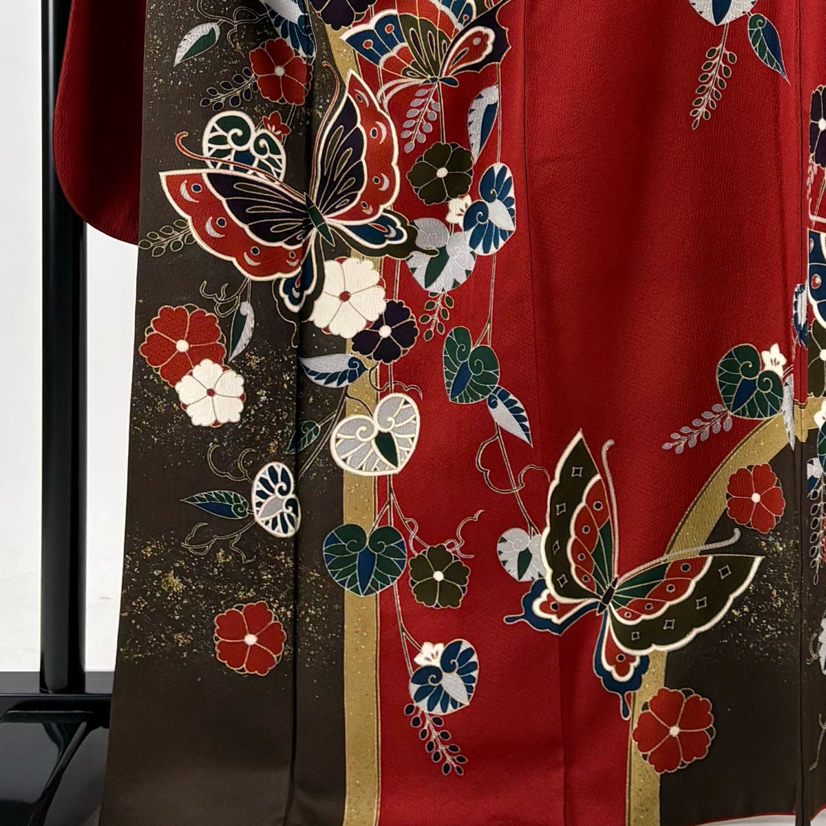 振袖 身丈167cm 裄丈72cm L 袷 蝶 葵 金銀彩 茜色 正絹 秀品｜中古