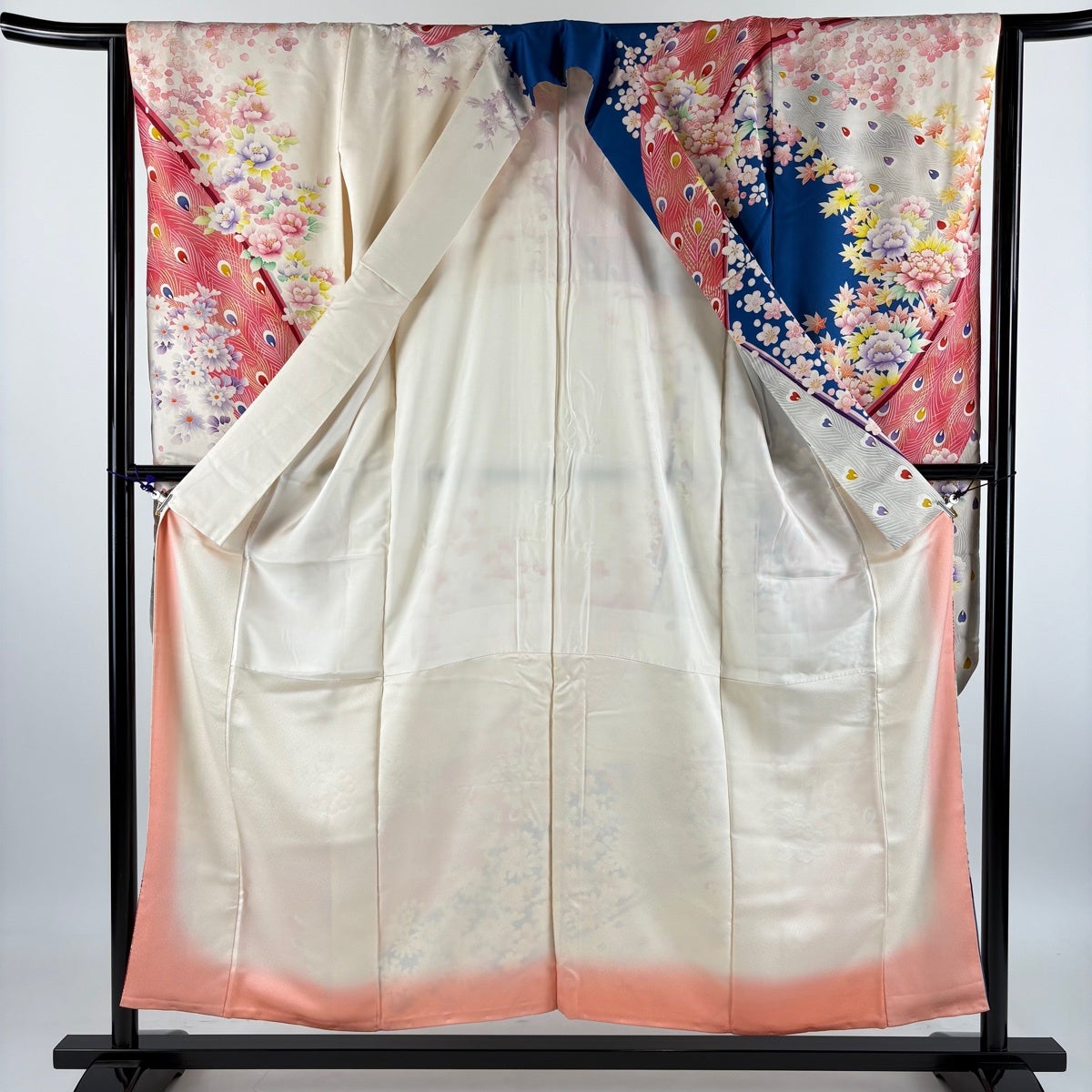 振袖 身丈154cm 裄丈63.5cm S 袷 岩田専太郎 落款あり 牡丹 羽 金糸
