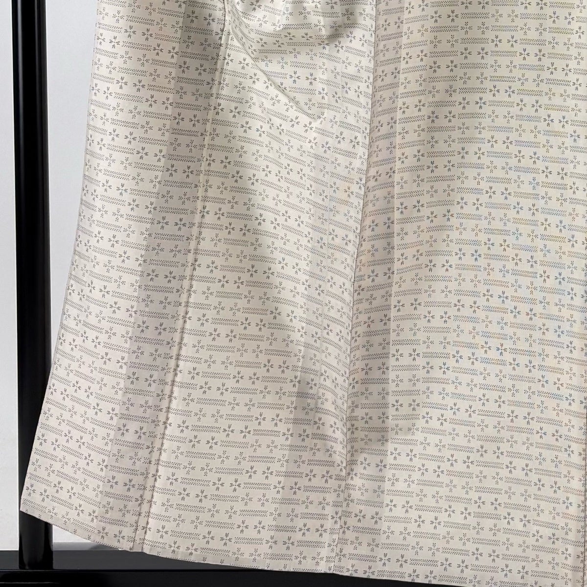 紬 身丈157.5cm 裄丈64.5cm M 単衣 ベージュ 正絹 秀品｜中古・古着