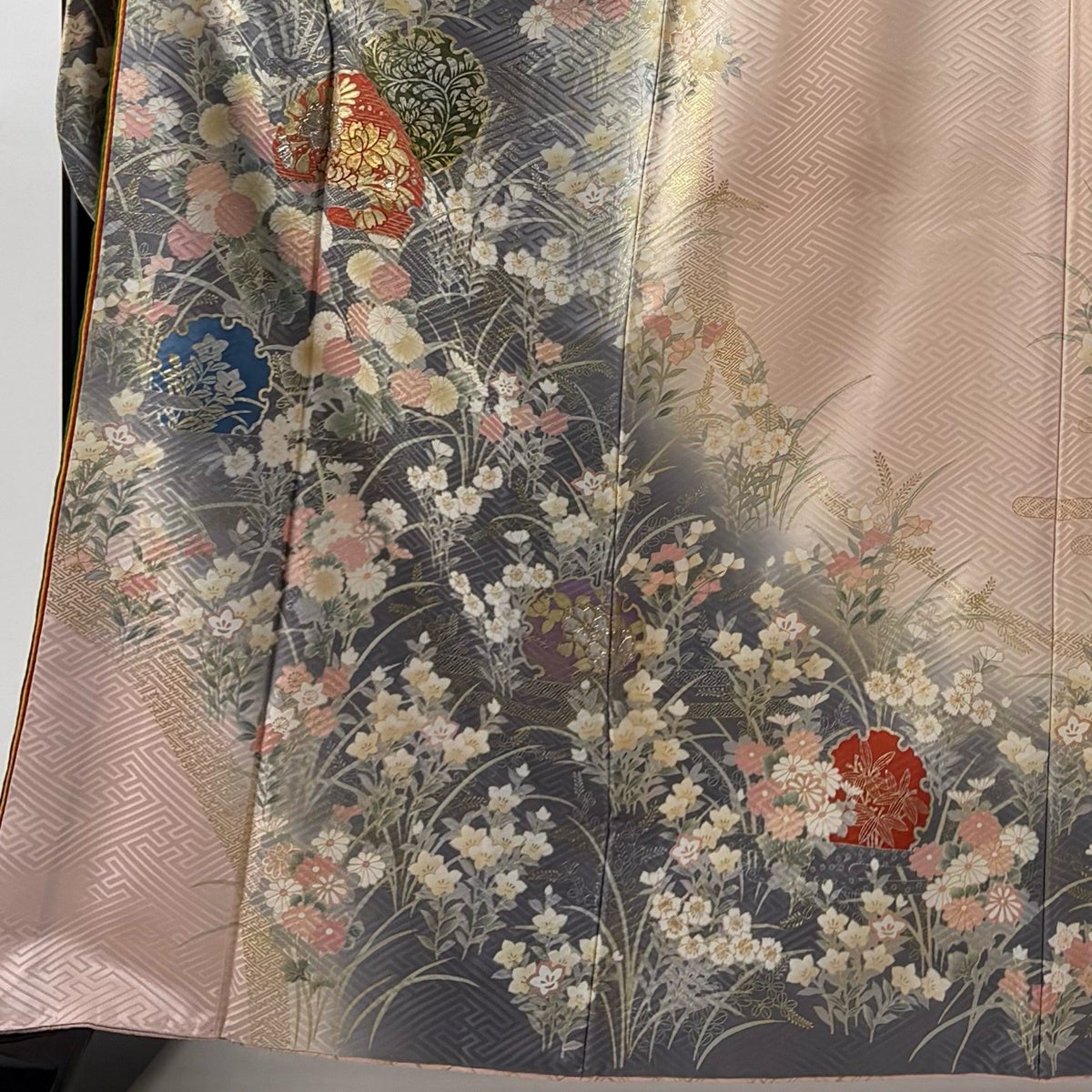振袖 身丈165cm 裄丈66cm M 袷 桂由美 落款あり 雪輪 草花 箔 金銀彩
