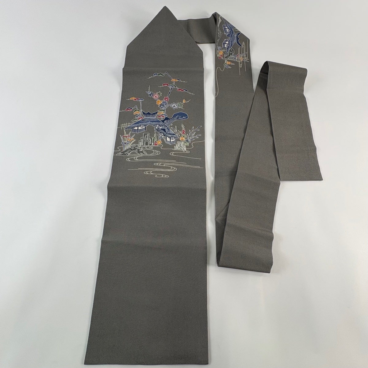 名古屋帯 名品 栗山吉三郎 落款あり 家屋 楓 縮緬 灰緑 正絹｜中古