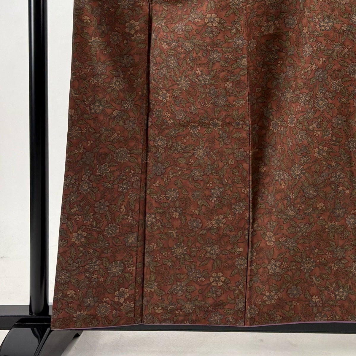 美品】 小紋 身丈157cm 裄丈62cm S 袷 紬地 正倉院更紗 草花 赤茶 正絹