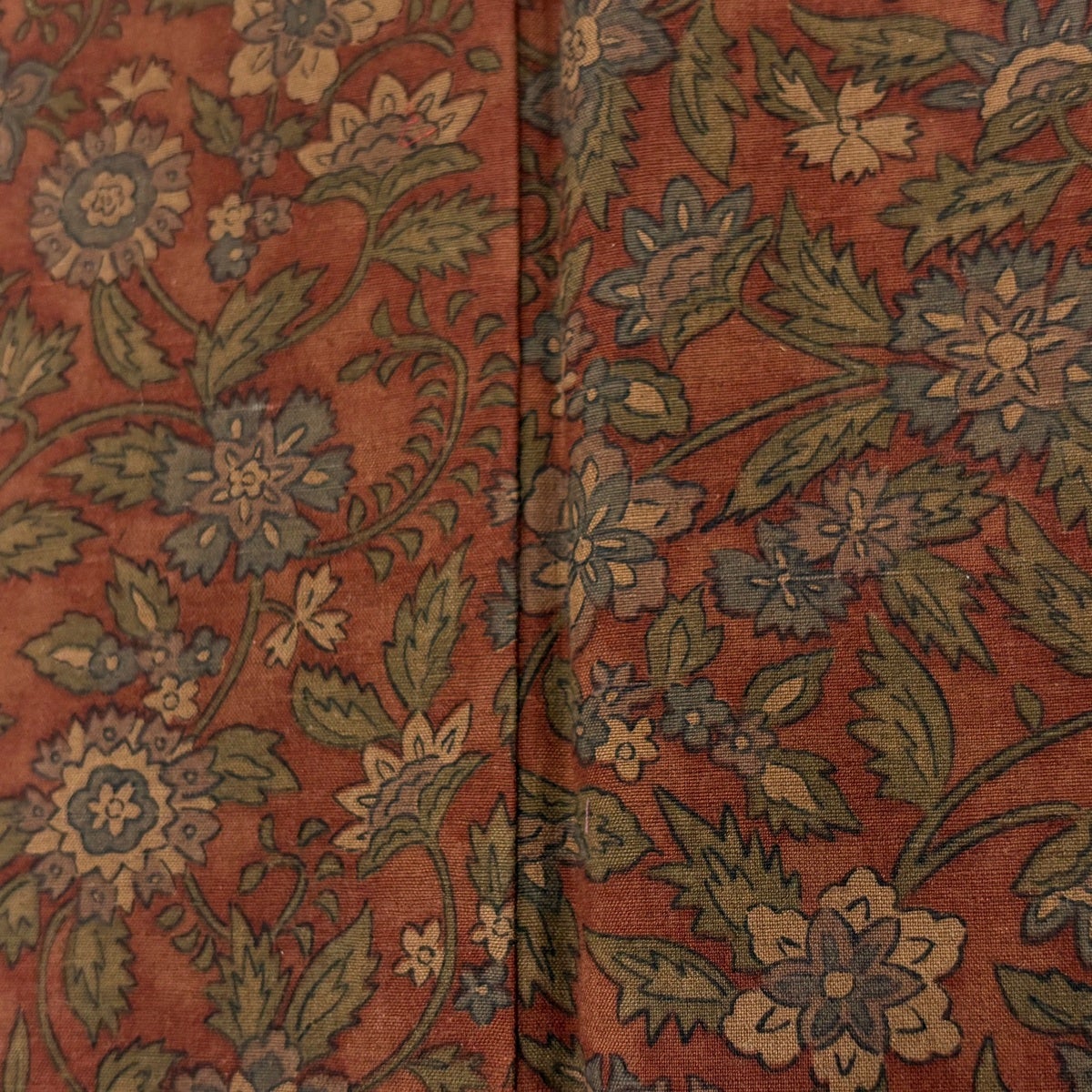 美品】 小紋 身丈157cm 裄丈62cm S 袷 紬地 正倉院更紗 草花 赤茶 正絹