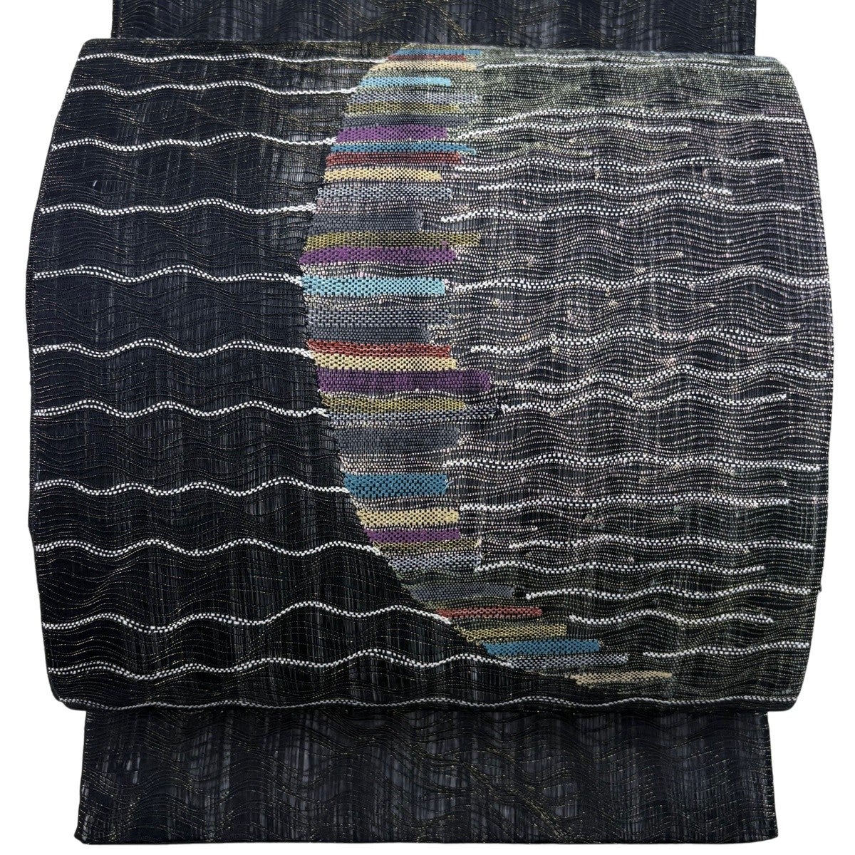美品】 袋帯 秀品 霞 幾何学模様 金糸 箔 黒 お太鼓柄 正絹｜中古