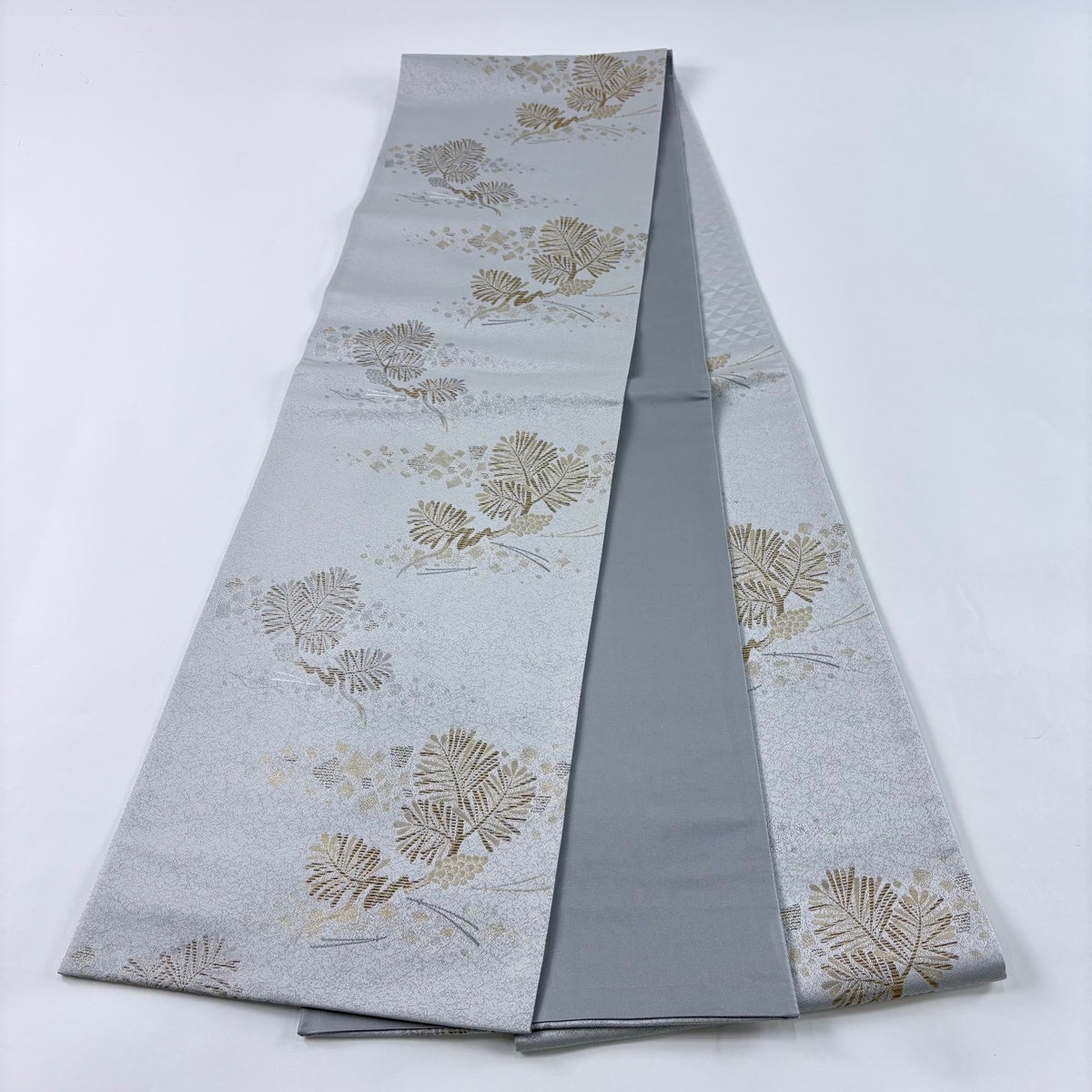 袋帯 秀品 若松 箔散らし柄 金糸 箔 灰色 六通 正絹｜中古・古着