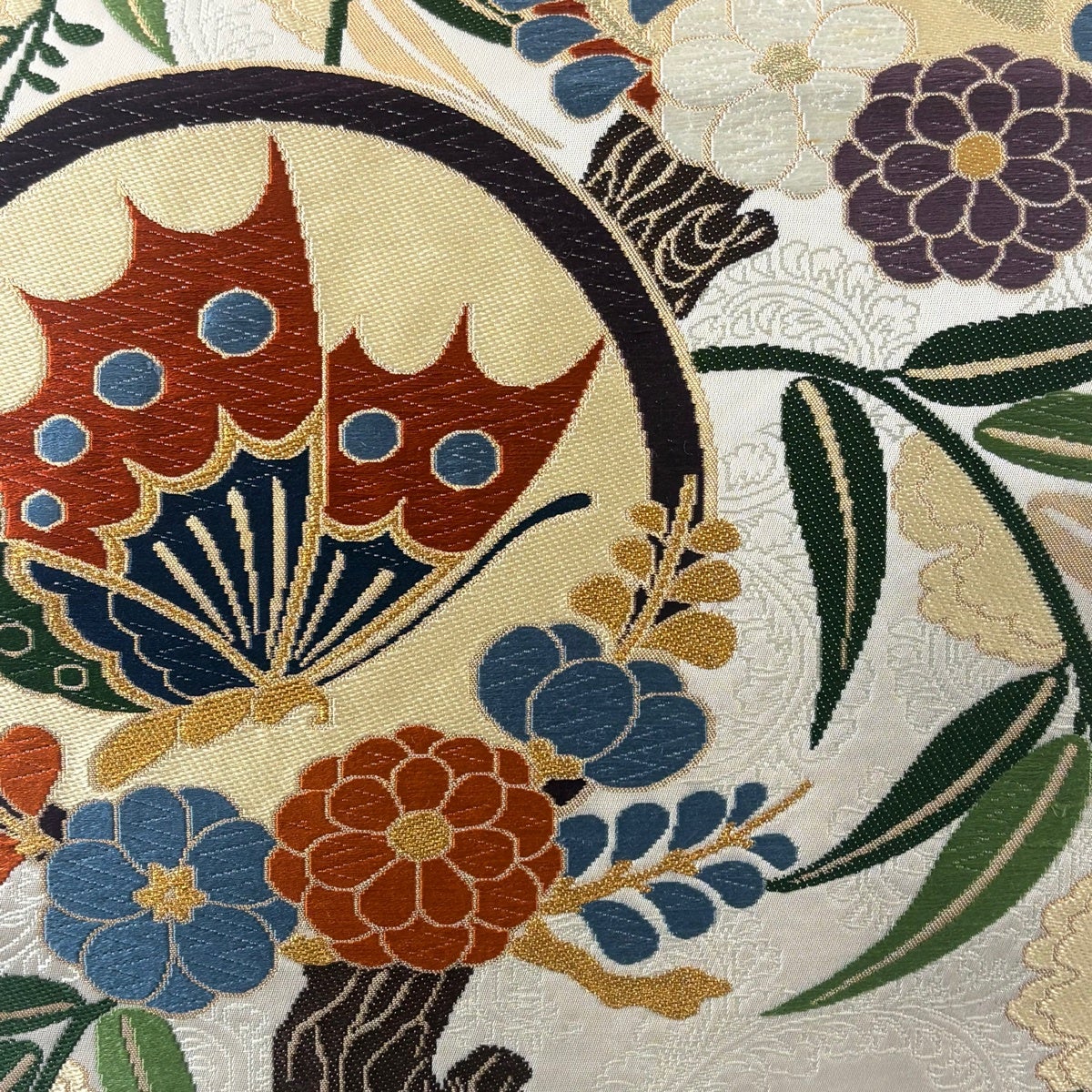 袋帯 秀品 桃山狂言の丸 蝶 草花 唐織 金糸 クリーム 六通 正絹｜中古
