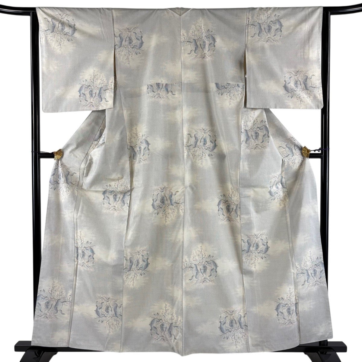 超美品　着物　正絹　袷　紬　159.5裄66.5　鳥獣戯画　蛙　相撲　水色　青 紬 身丈159cm 裄丈63.5cm S 袷 鳥獣戯画 霞 青灰色 正絹 名品｜中古