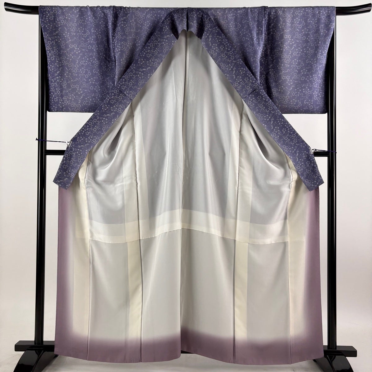 美品】 小紋 身丈163cm 裄丈67cm M 袷 桜 菊 ぼかし 灰紫 正絹 秀品