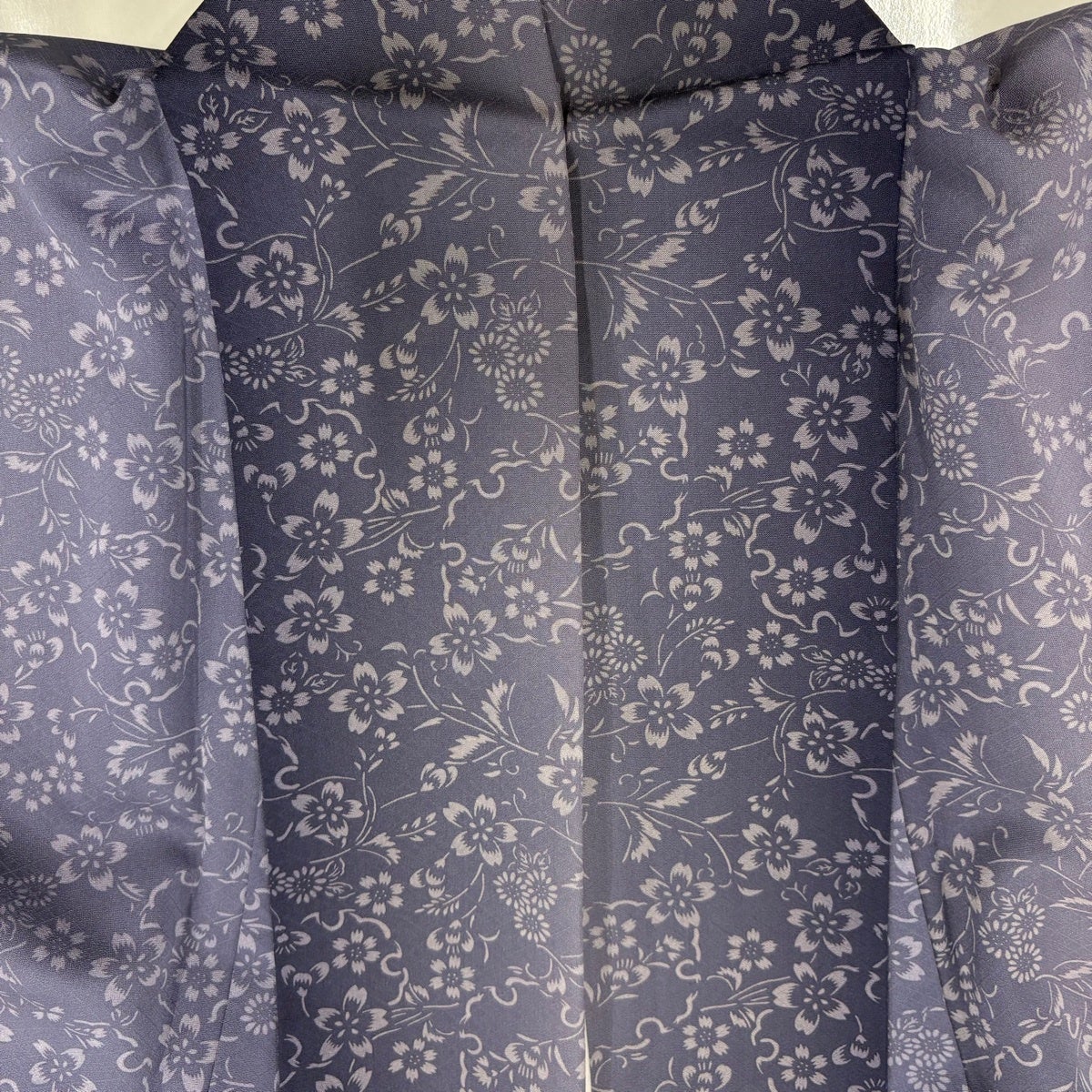 美品】 小紋 身丈163cm 裄丈67cm M 袷 桜 菊 ぼかし 灰紫 正絹 秀品