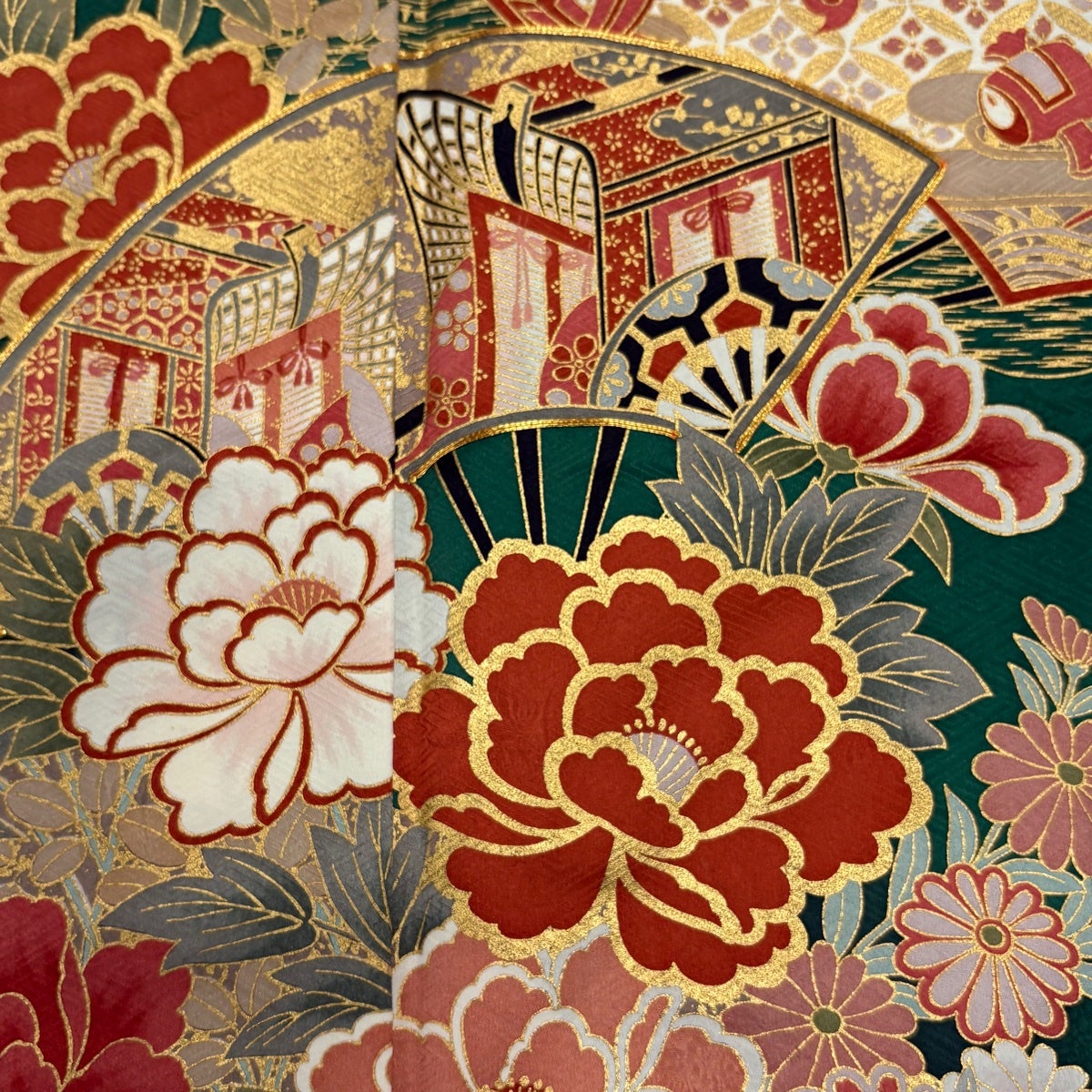 【美品】振袖　緑　正絹　金彩　牡丹　身丈161cm裄65.5cm 振袖 身丈167cm 裄丈66.5cm M 袷 牡丹 扇面 金糸 金彩 緑 正絹 秀品
