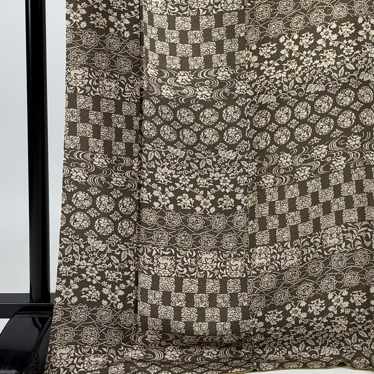 小紋 身丈171.5cm 裄丈63cm S 袷 草花 市松 縮緬 茶緑色 正絹 秀品