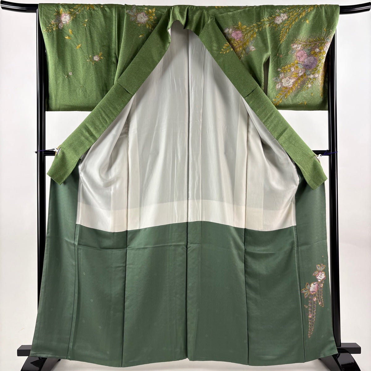 裄６８ｃｍ　きれい色の【辻が花】　希少な【トールサイズ】　美品の訪問着です 訪問着 身丈164cm 裄丈68cm L 袷 辻が花 波 金彩 染め分け よもぎ色