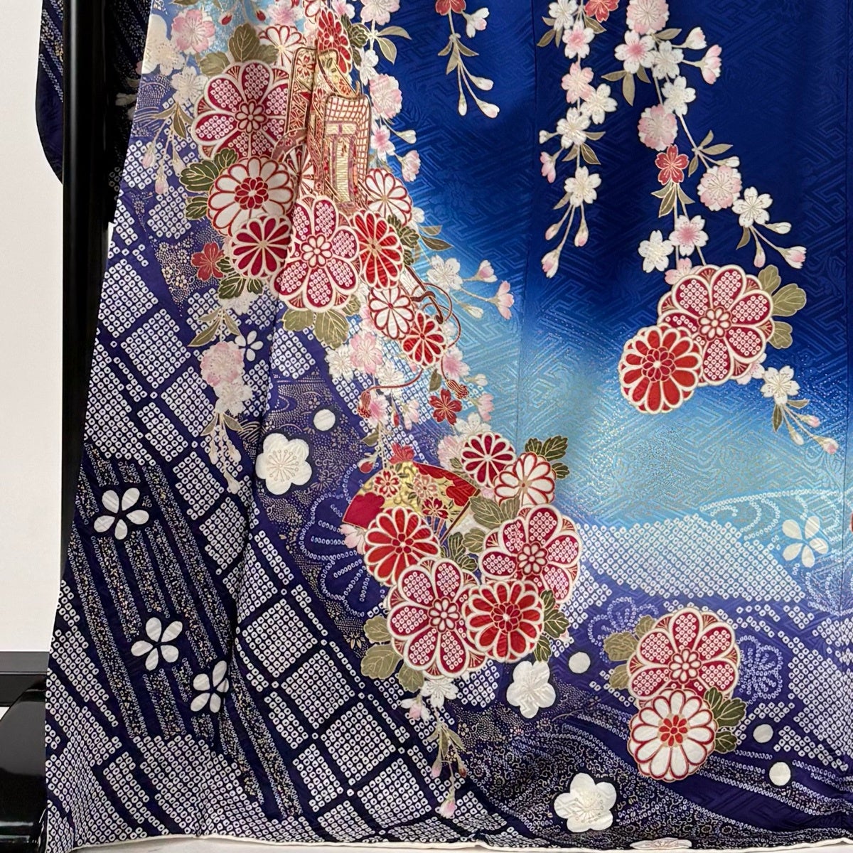 美品】 振袖 身丈172cm 裄丈69.5cm L 袷 御所車 草花 金彩 ぼかし 青