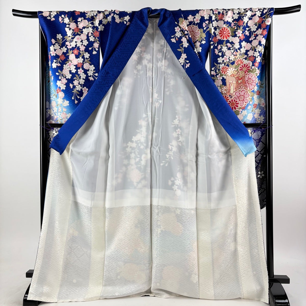 青花総柄 振袖 装い金彩 身丈157.5 裄66 袖丈111 美品】 振袖 身丈172cm 裄丈69.5cm L 袷 御所車 草花 金彩 ぼかし 青
