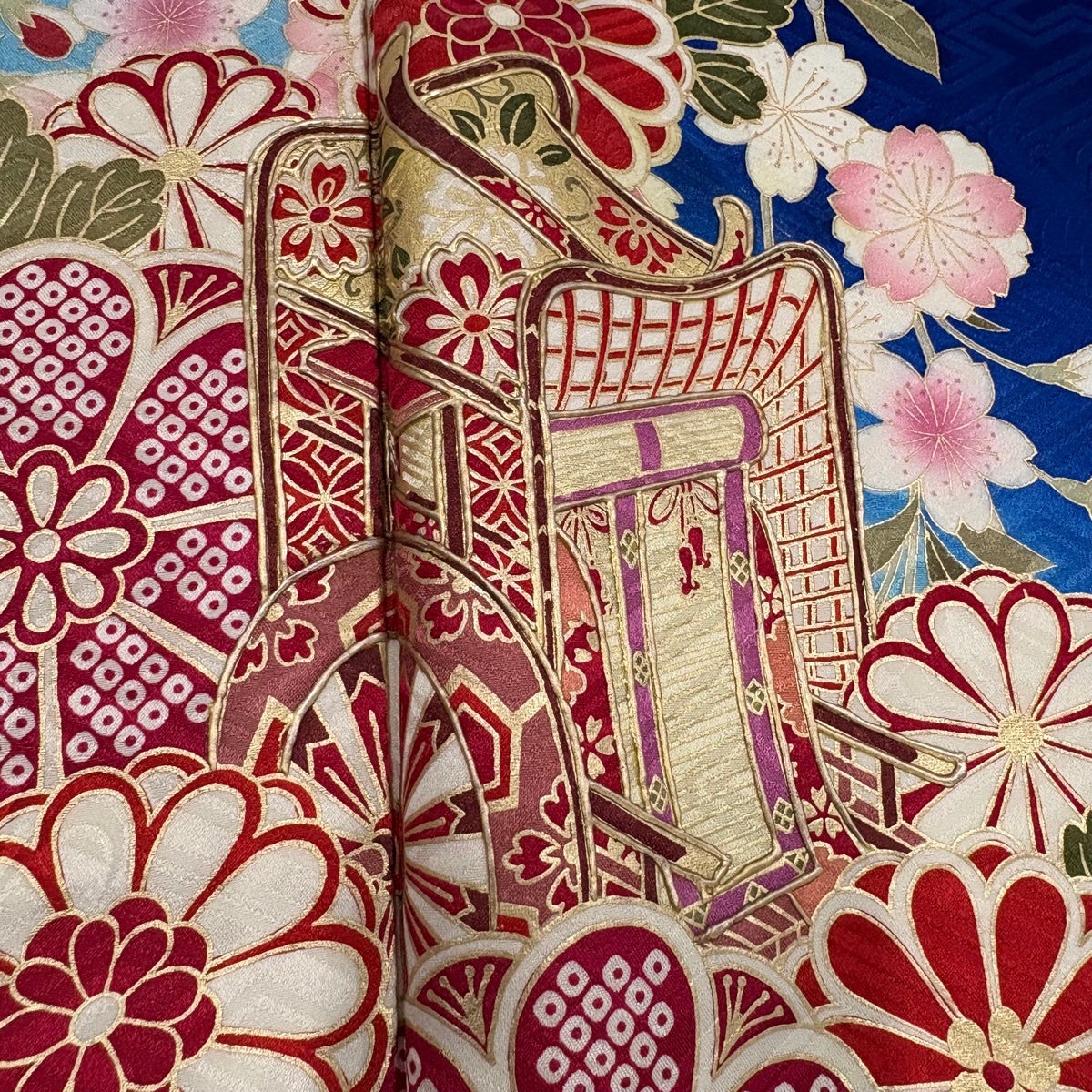 美品】 振袖 身丈172cm 裄丈69.5cm L 袷 御所車 草花 金彩 ぼかし 青