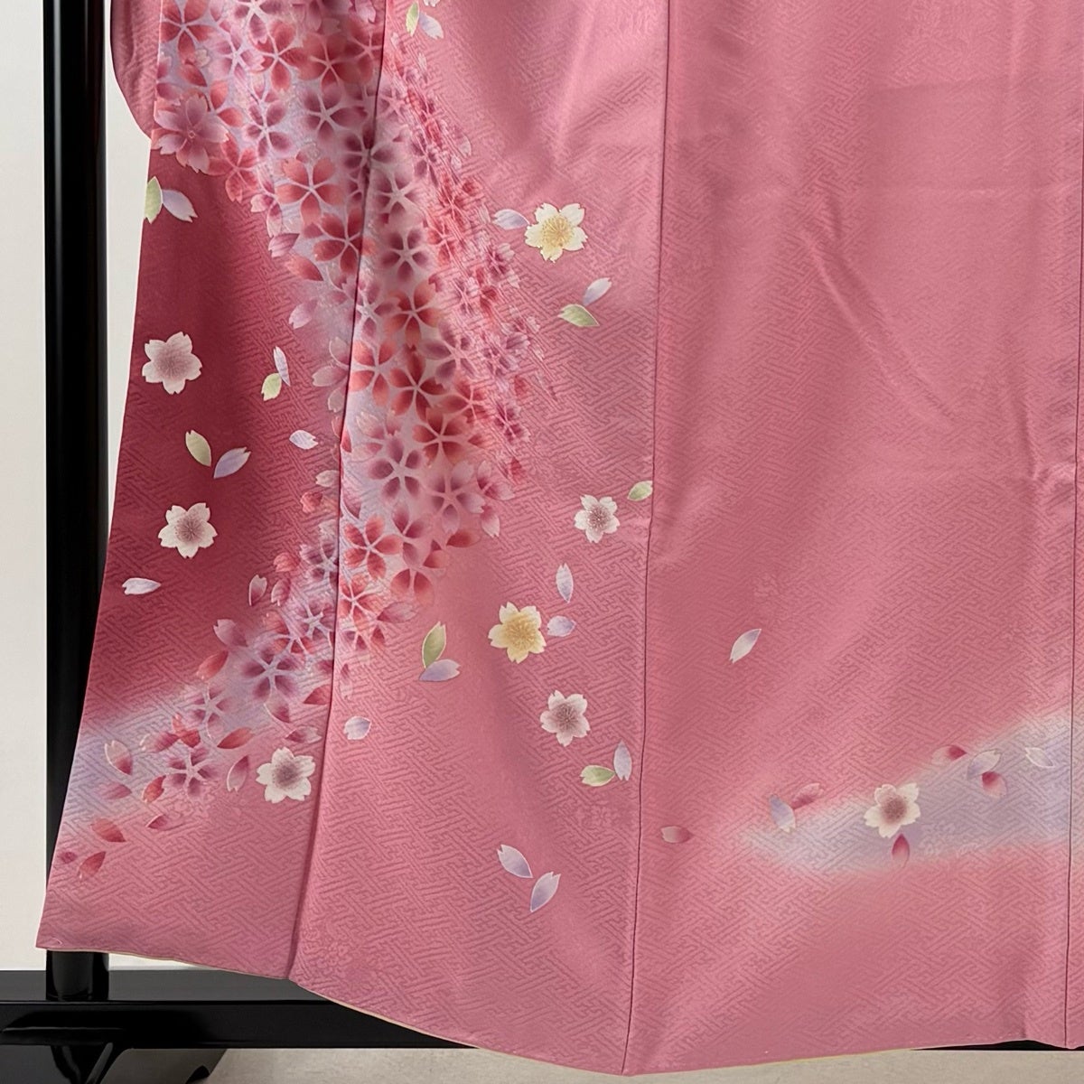 振袖 身丈157.5cm 裄丈64cm M 袷 桜 花びら 箔 金彩 ピンク 正絹 名品 振袖 身丈157.5cm 裄丈64cm M 袷 桜 花びら 箔 金彩 ピンク 正絹 名品
