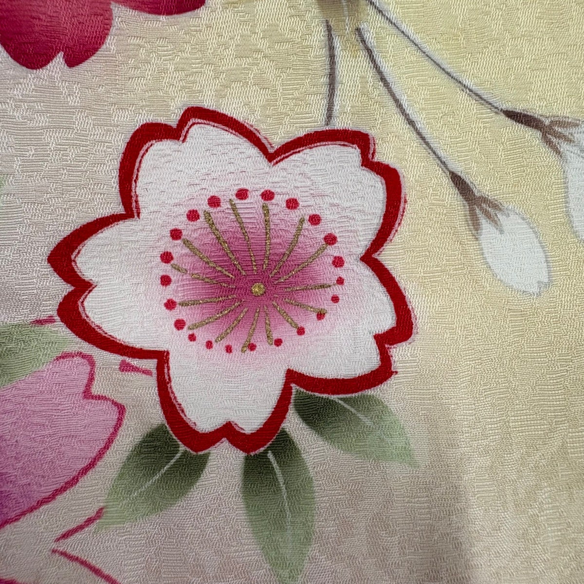 振袖 身丈168cm 裄丈69.5cm L 袷 桜 金糸 金彩 薄黄 正絹 名品｜中古