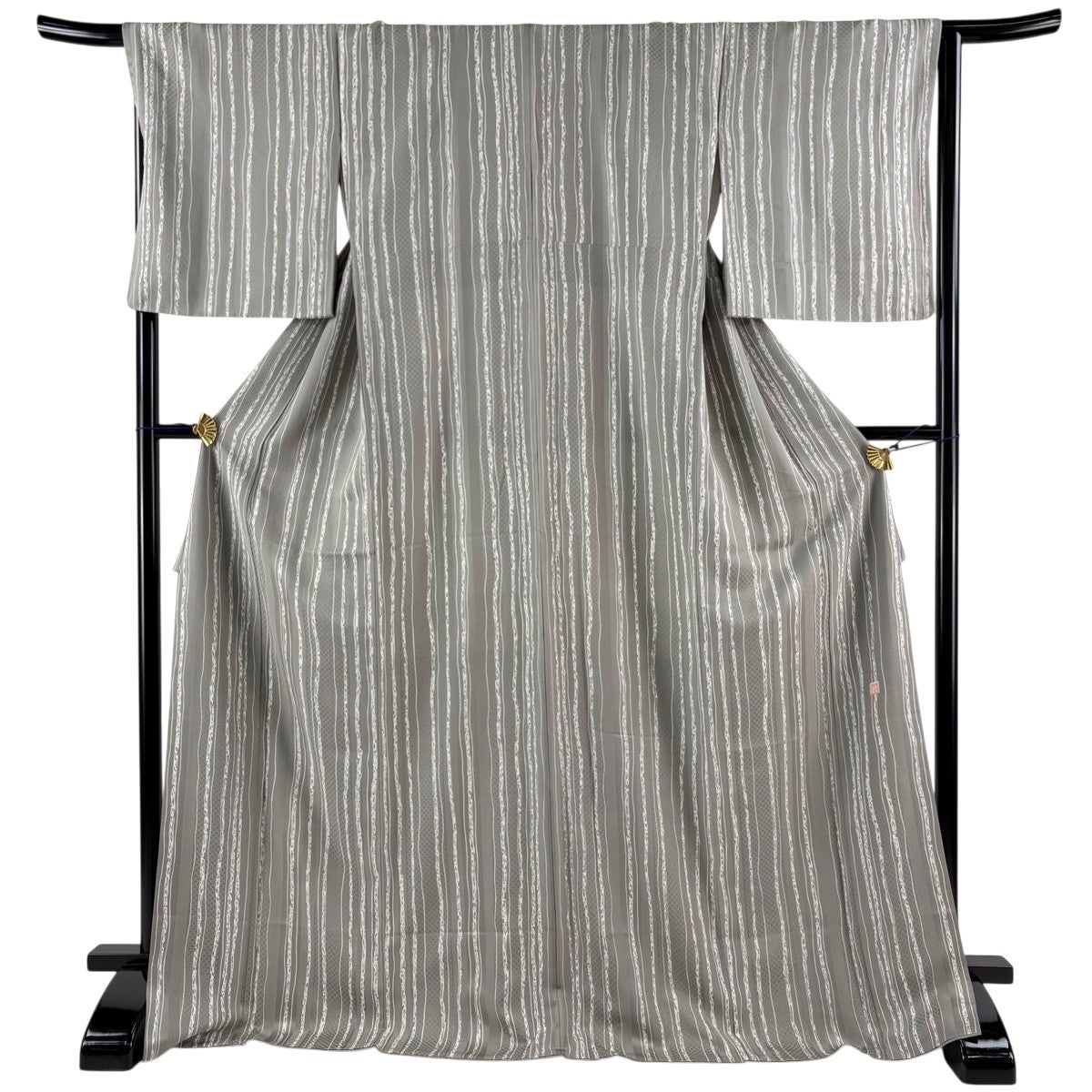 美品】 小紋 身丈160cm 裄丈62.5cm S 袷 小糸敏 落款あり 縞 灰色 正絹