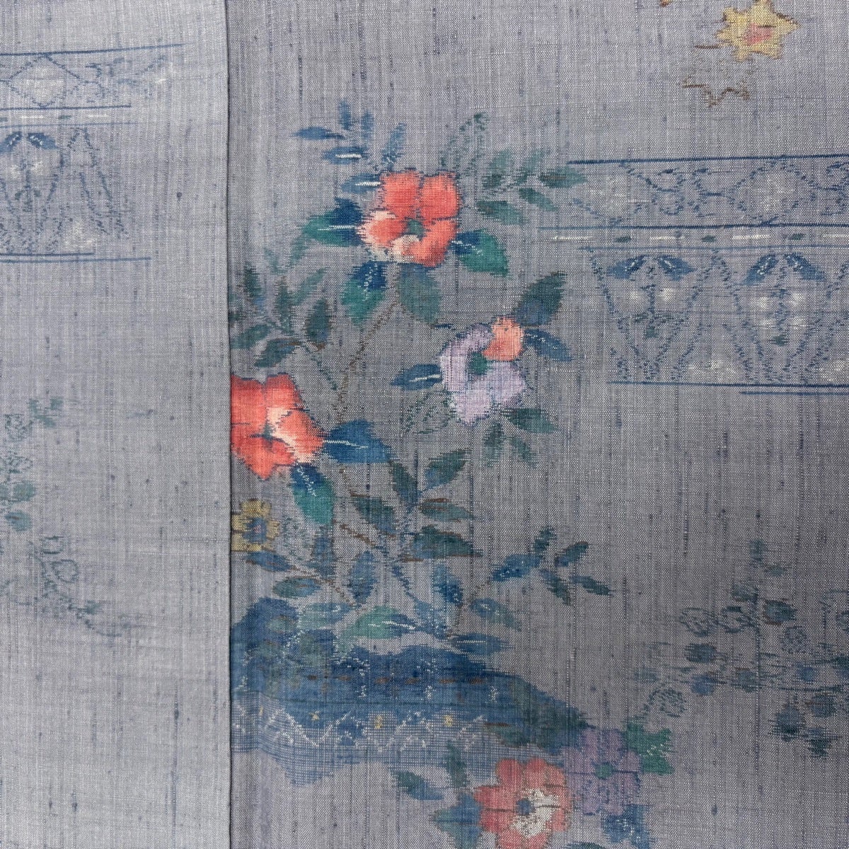 紬 身丈163cm 裄丈65cm M 袷 落款あり 椿 草花 灰紫 正絹 秀品｜中古