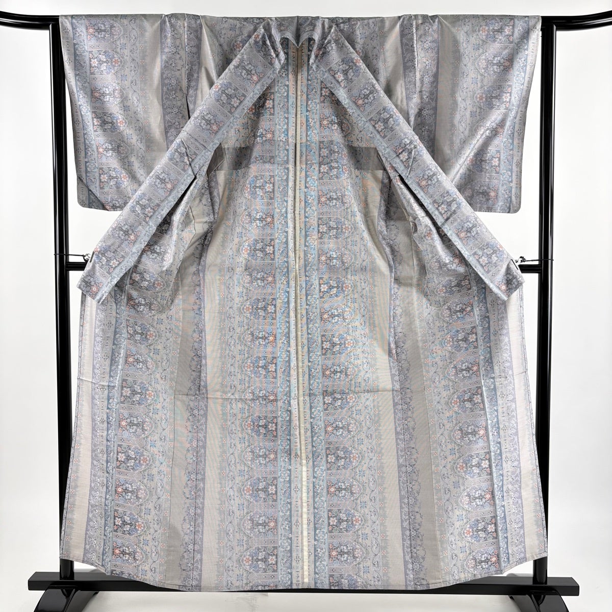 未使用　単衣　綿紬　厚地　身丈（肩から）158㎝ 美品】 紬 身丈158cm 裄丈64cm M 単衣 草花 縞 灰紫 正絹 秀品｜中古
