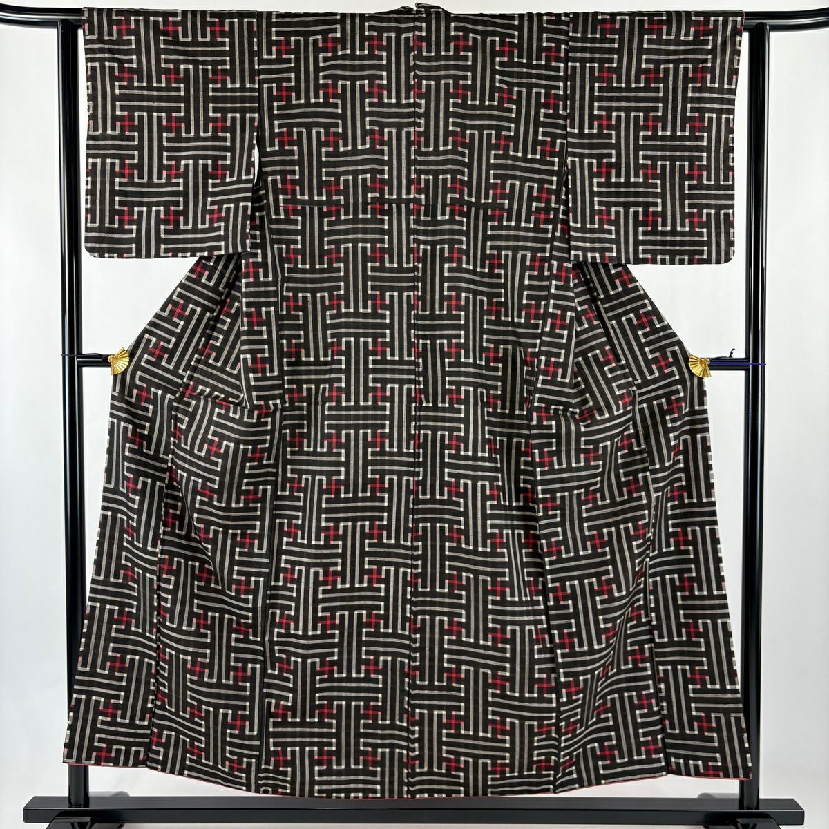 美品】 お召 身丈163cm 裄丈65.5cm M 袷 幾何学模様 黒 正絹 逸品