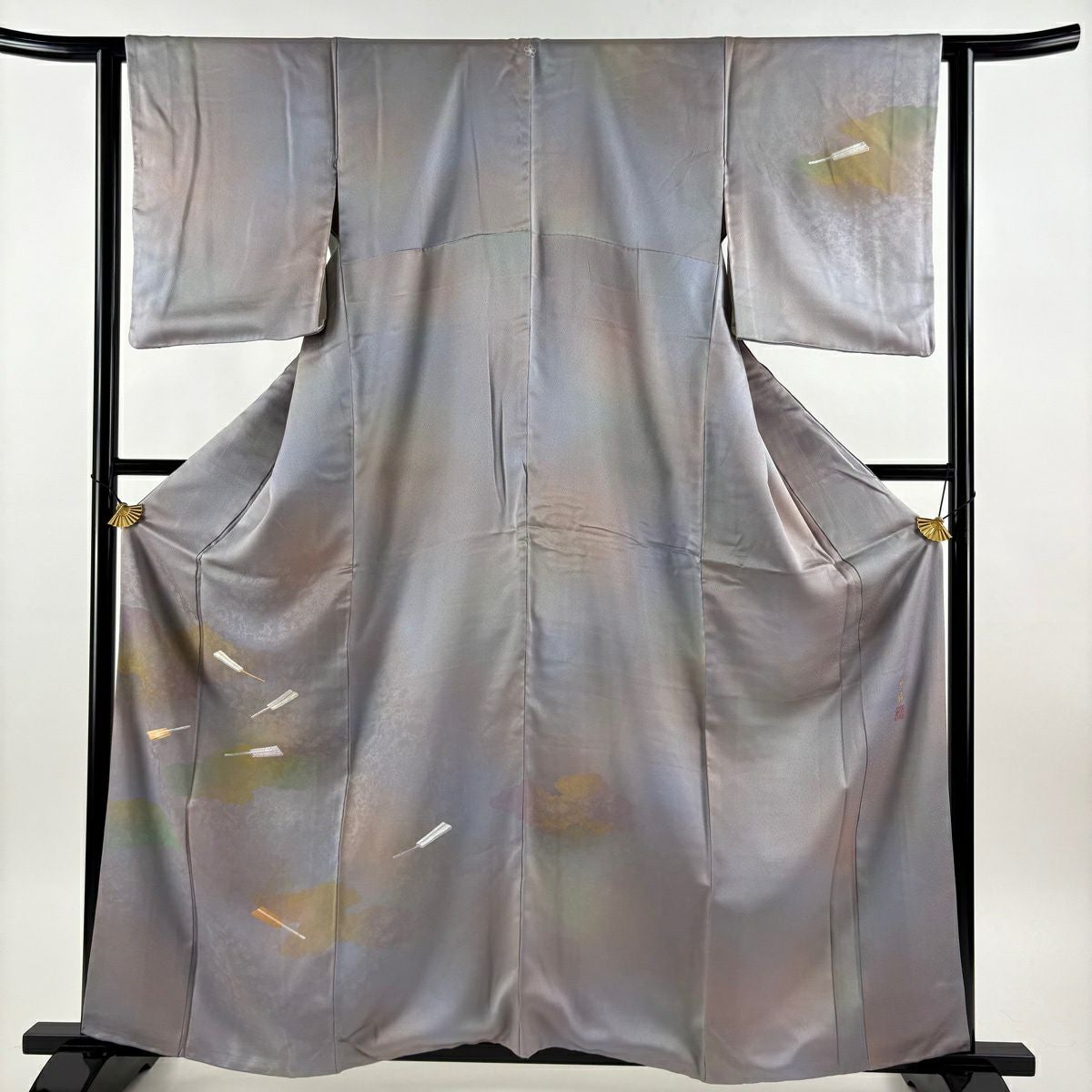 付下げ 身丈163cm 裄丈64.5cm M 袷 福田喜三郎 落款あり 菊 雲文 刺繍