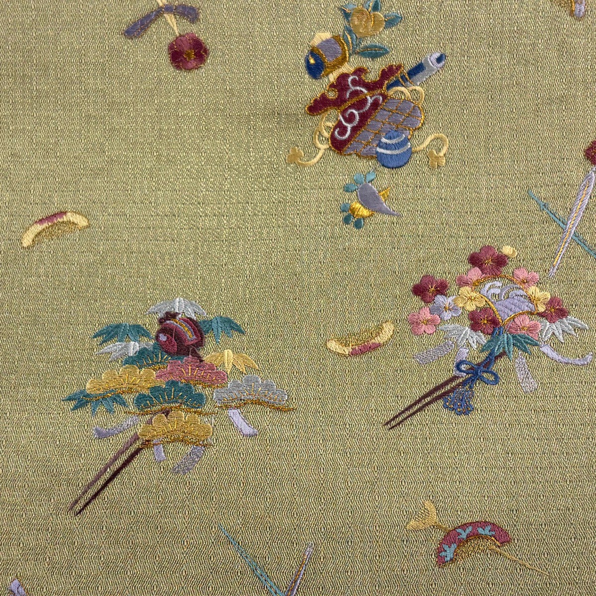 美品】 名古屋帯 秀品 簪 宝尽くし 刺繍 金糸 茶緑色 正絹｜中古・古着