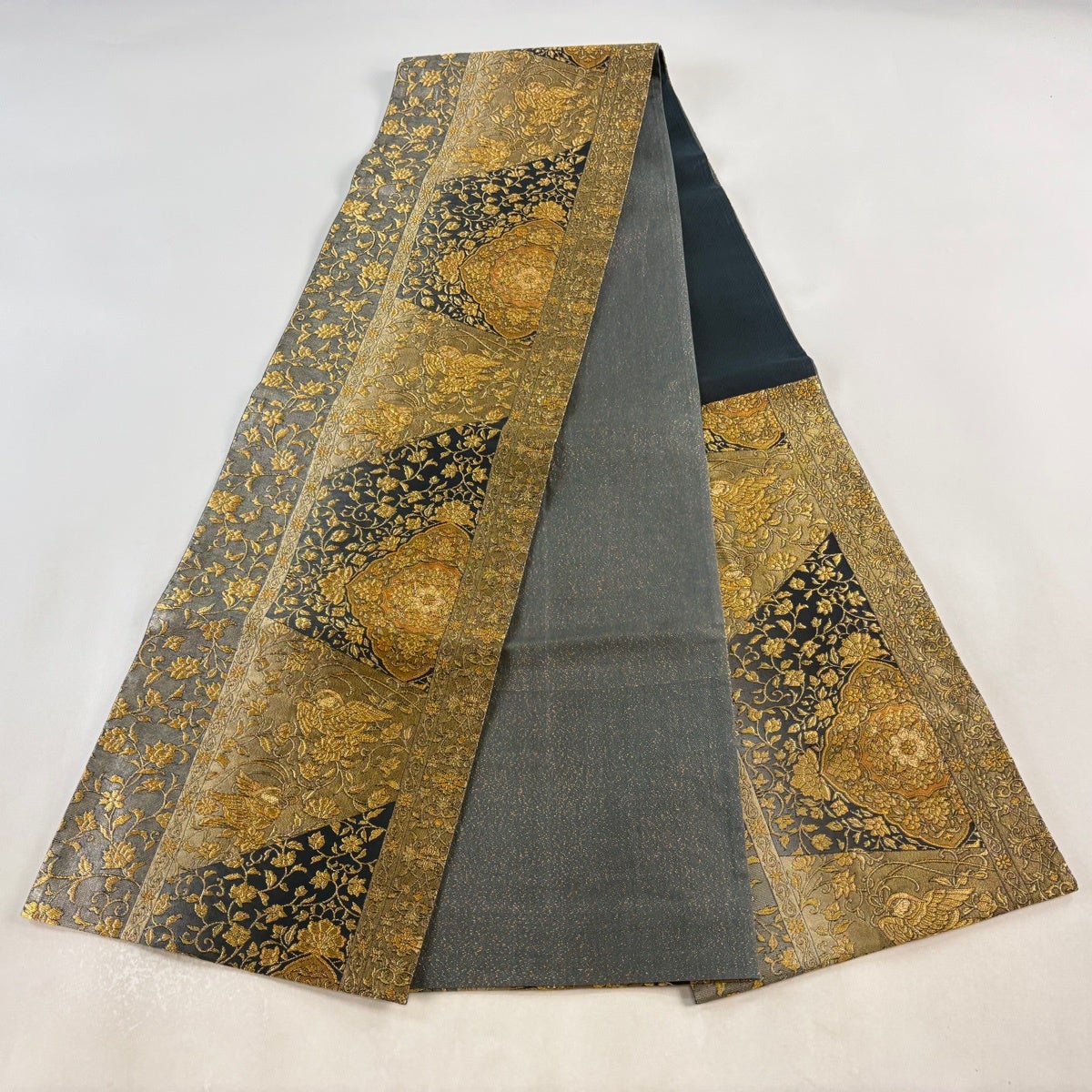 美品】 袋帯 秀品 華文 花鳥 箔 金糸 黒灰 六通 正絹｜中古・古着