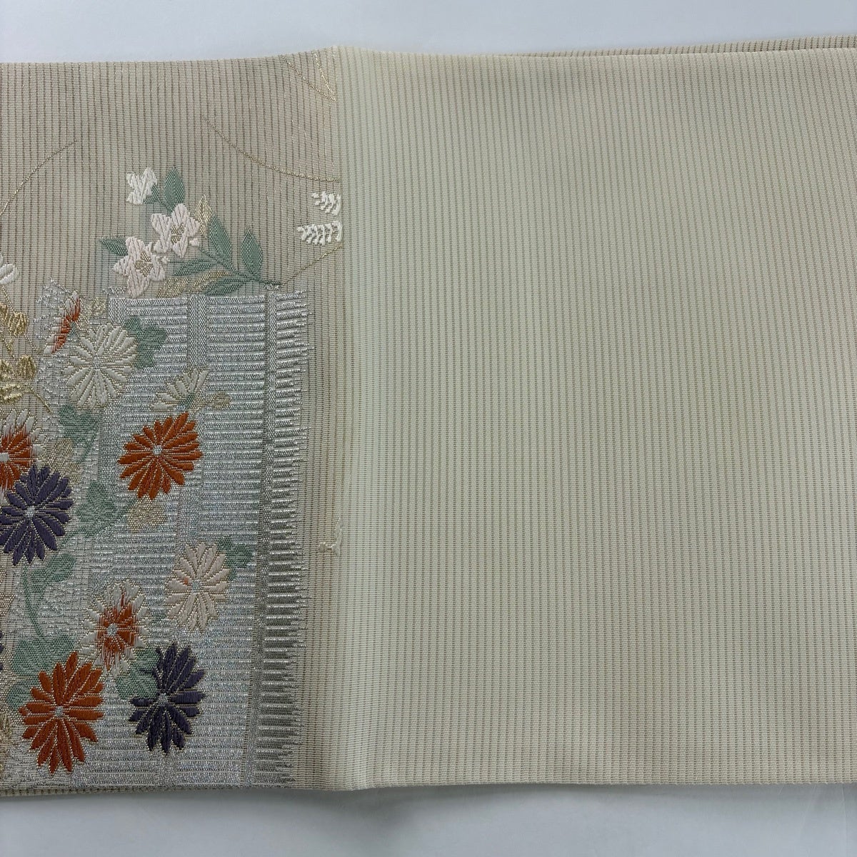 美品】 袋帯 秀品 夏帯 絽 関西仕立て 秋草 蝶 金銀糸 箔 クリーム 六 美品】 袋帯 秀品 夏帯 絽 関西仕立て 秋草 蝶 金銀糸 箔 クリーム 六