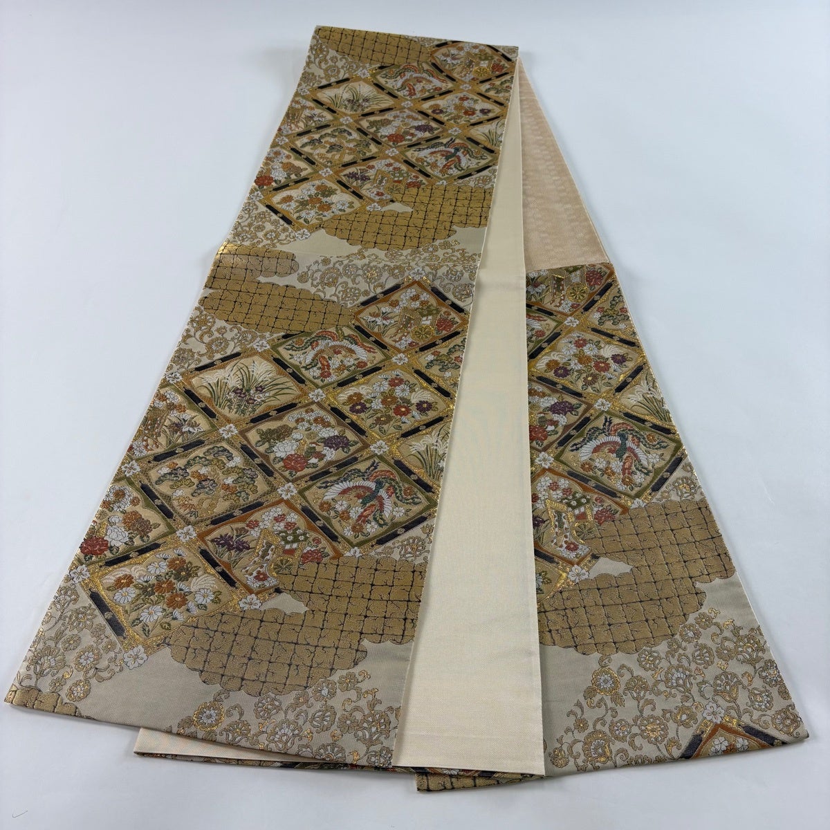 美品】 袋帯 秀品 花菱御所文 花鳥 箔 金糸 金色 六通 正絹｜中古
