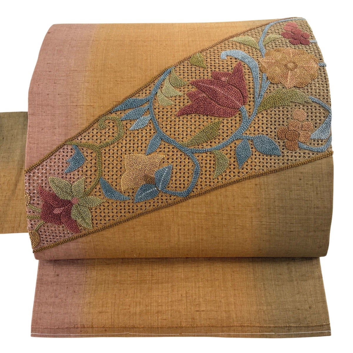美品】 名古屋帯 秀品 紬地 花唐草 相良刺繍 汕頭刺繍 山吹茶色 正絹