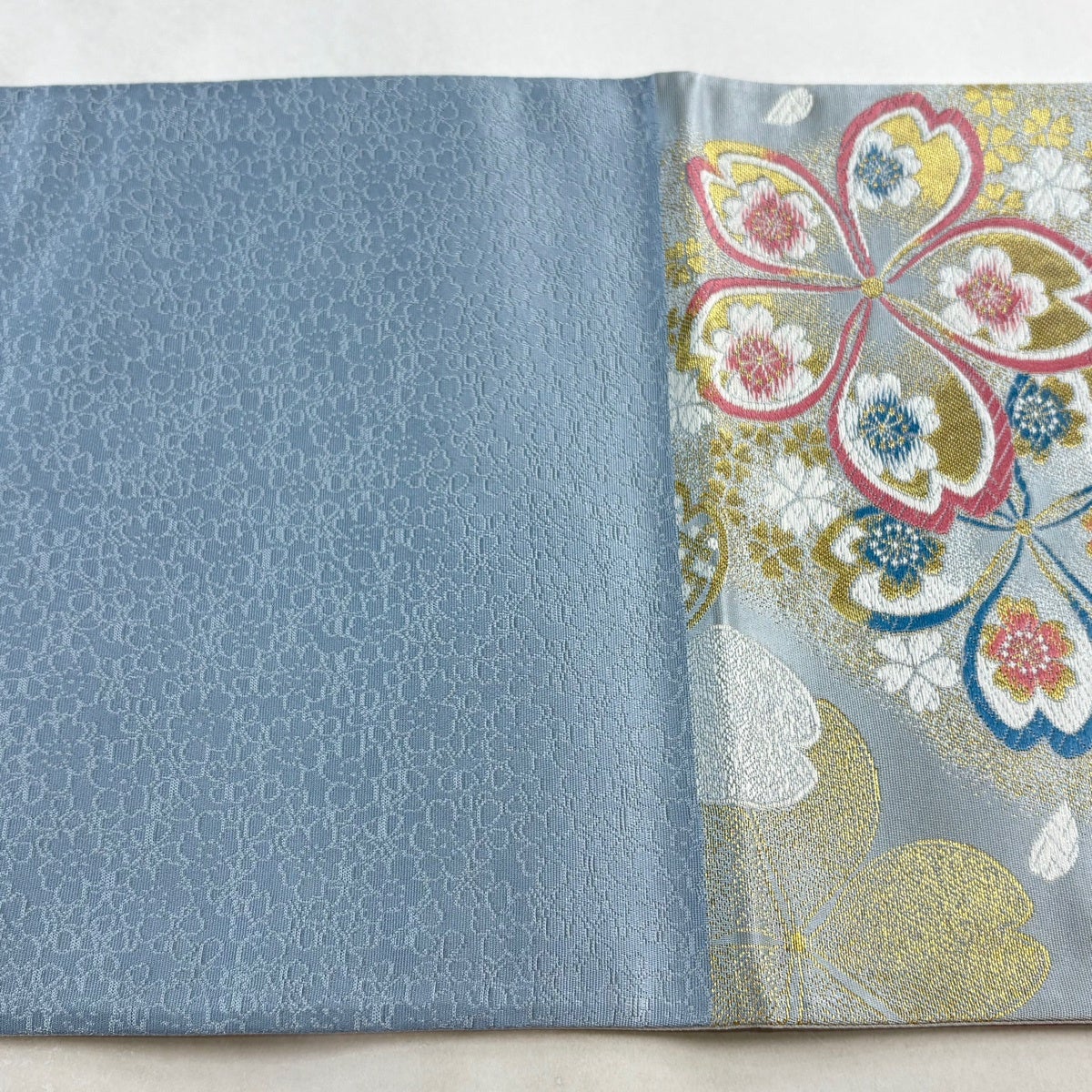 美品】 袋帯 秀品 振袖向き 桜 金糸 箔 水色 六通 正絹｜中古・古着