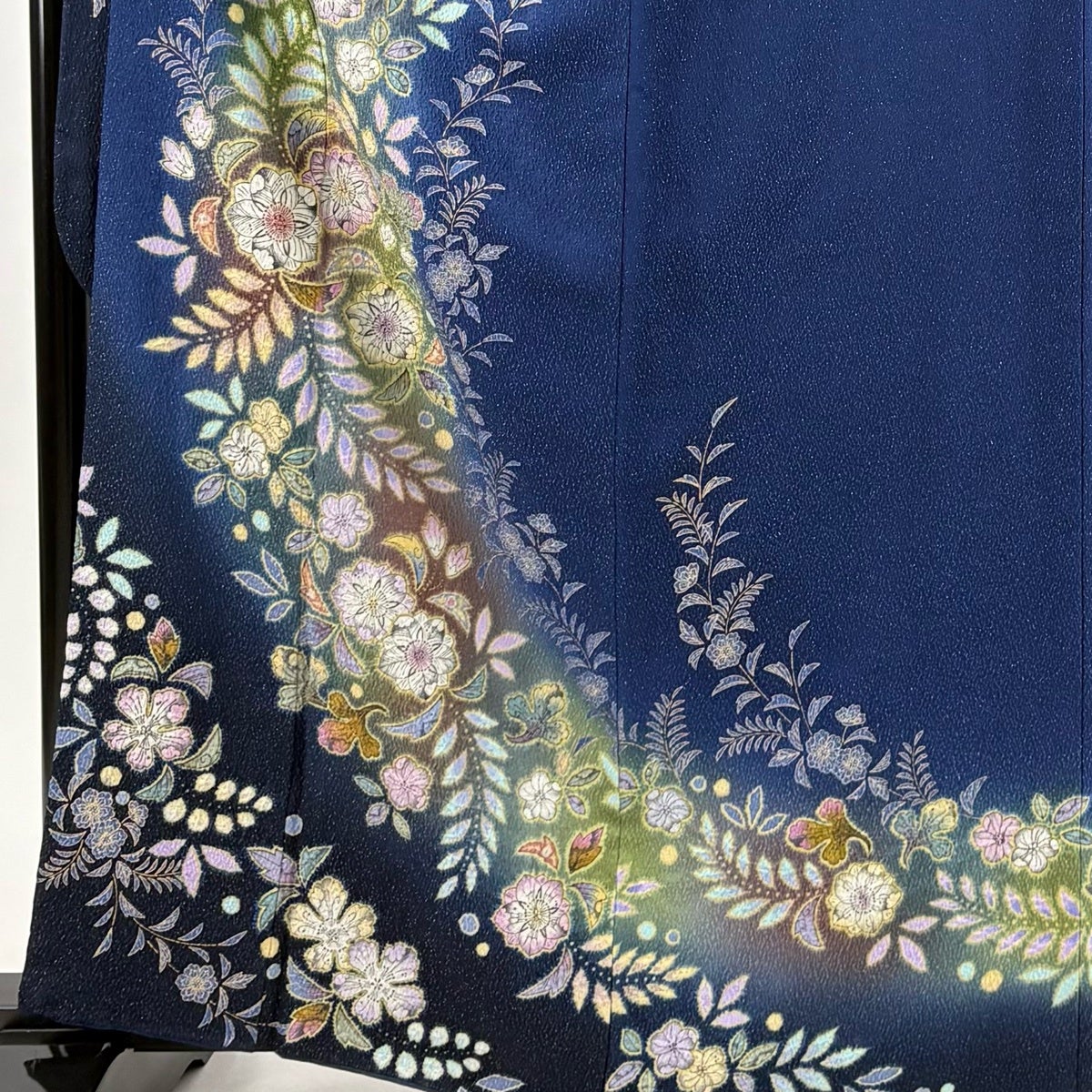 振袖 紺色 辻ヶ花 正絹 【中古】 身丈162cm 裄丈66.5cm 振袖 身丈162.5cm 裄丈67cm M 袷 徳永憲峯 落款あり 辻が花 銀通し
